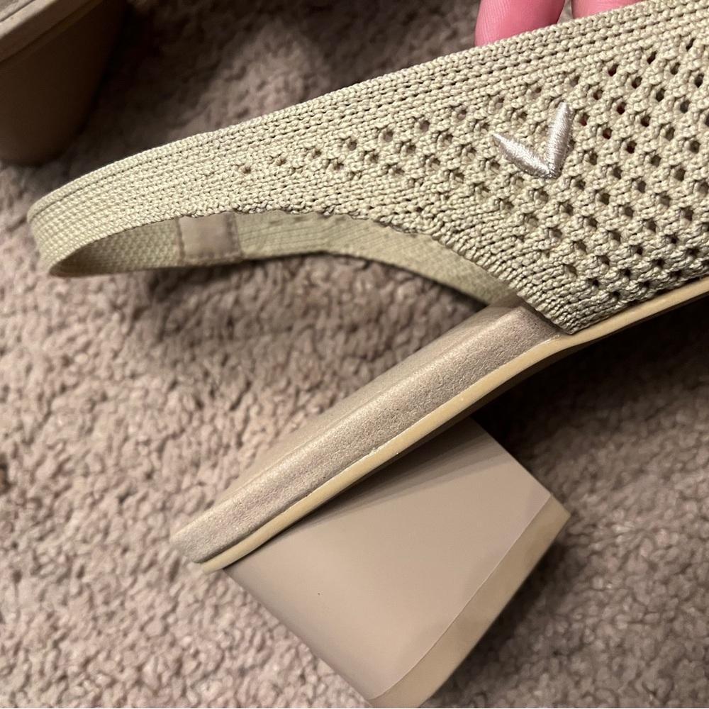 VIVAIA Women's Green Slingback Heels - Picture 5 of 7